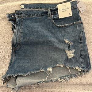 Abercrombie and Fitch curve love high-rise Mom denim short size 37 new with tags